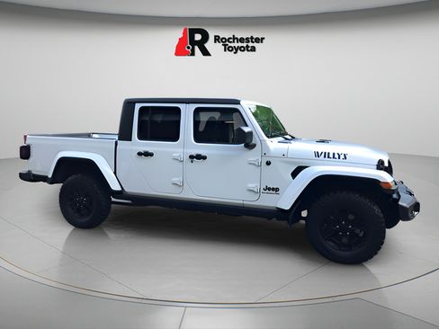 Used 2022 Jeep Gladiator Sport AWD/4WD image 8