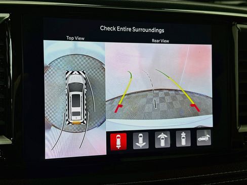 Used 2022 Chrysler Pacifica Touring-L w/ Uconnect Theater Family Group FWD image 14