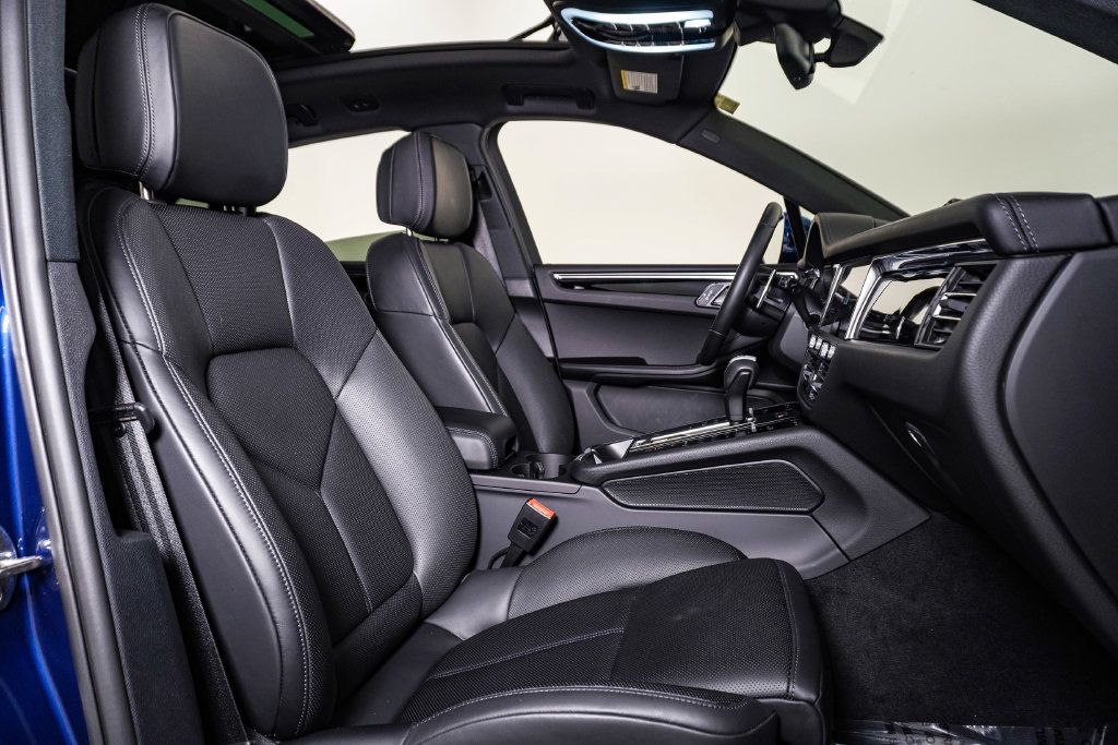 Certified 2026 Porsche Macan AWD/4WD image 15