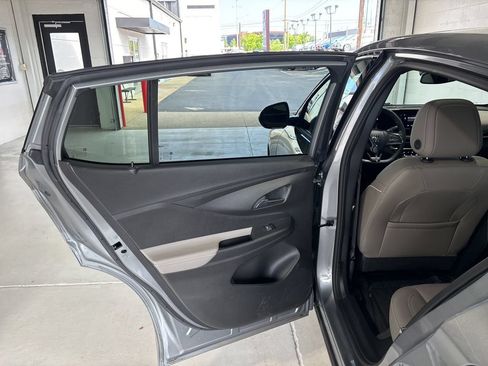 Used 2025 Buick Envista Avenir FWD image 17