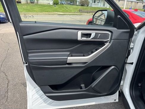 Certified 2023 Ford Explorer XLT w/ Equipment Group 202A AWD/4WD image 14