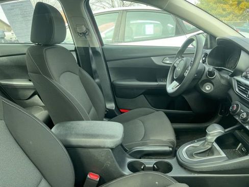 Certified 2024 Kia Forte LXS image 9