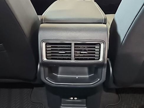 New 2026 Volkswagen Atlas Cross Sport SE FWD image 18