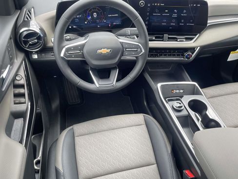 New 2026 Chevrolet Equinox LT w/ Convenience Package II image 10