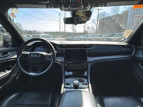 Used 2023 Jeep Grand Cherokee L Overland w/ Luxury Tech Group IV image 24