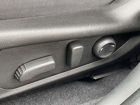 Used 2024 Subaru Crosstrek 2.0i Premium image 7