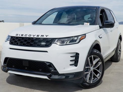 Used 2025 Land Rover Discovery Sport Dynamic SE image 1