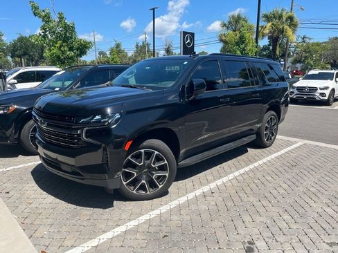 Used 2021 Chevrolet Suburban RST w/ Luxury Package AWD/4WD image 2