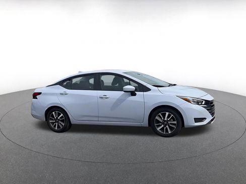 Used 2025 Nissan Versa SV FWD image 2