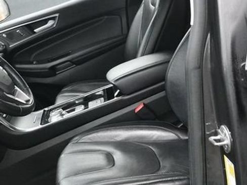 Used 2019 Ford Edge Titanium w/ Cold Weather Package AWD/4WD image 12