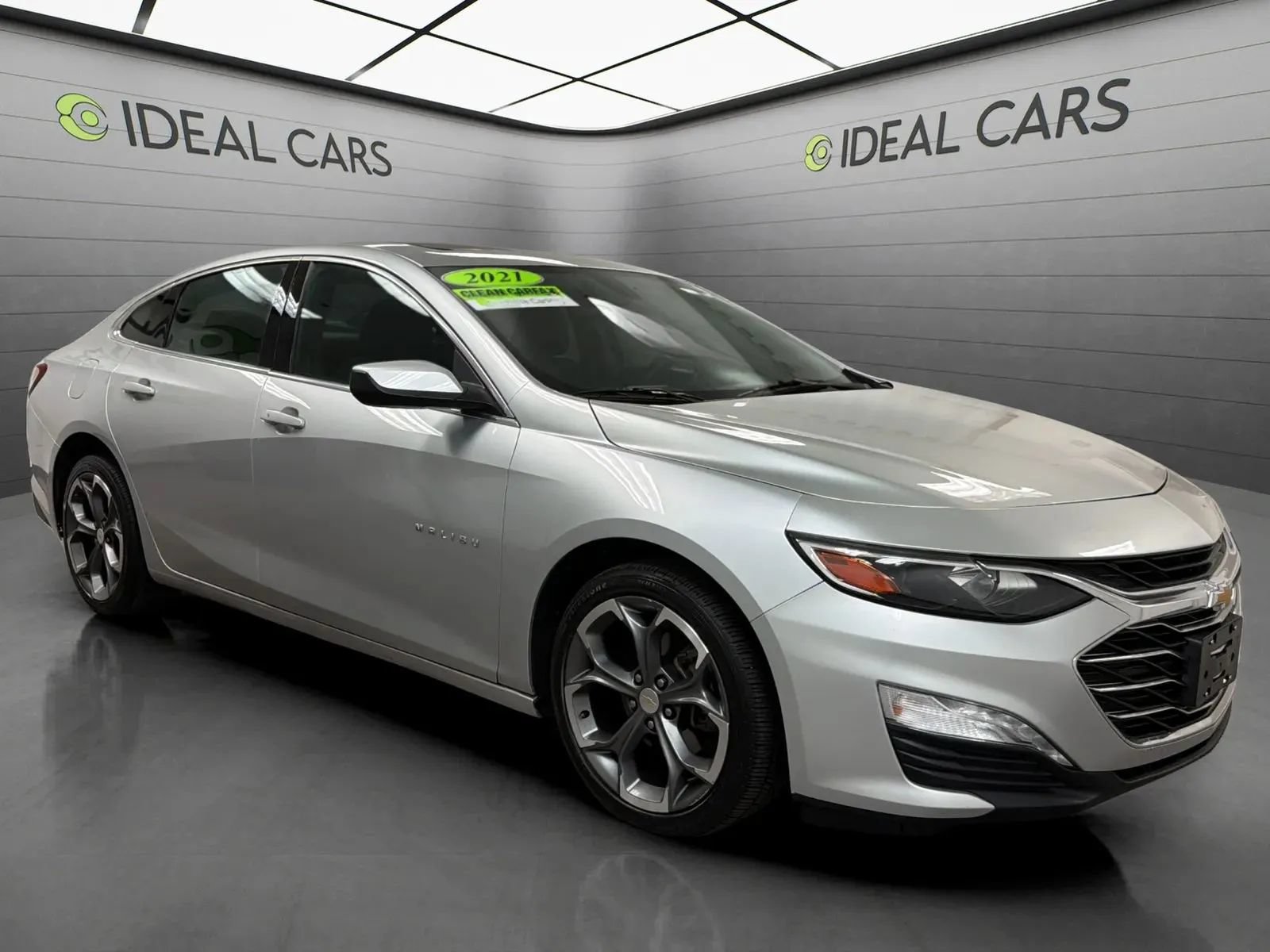 Used 2021 Chevrolet Malibu LT FWD image 3