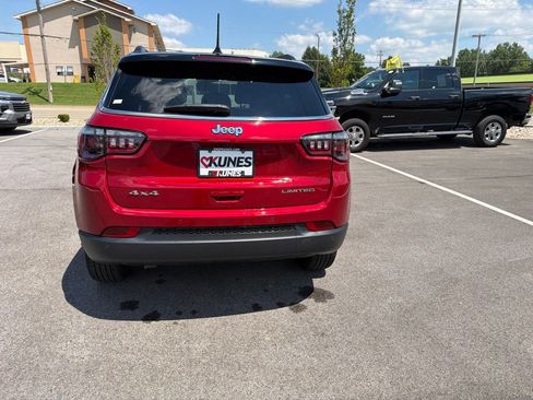 Used 2025 Jeep Compass Limited AWD/4WD image 8