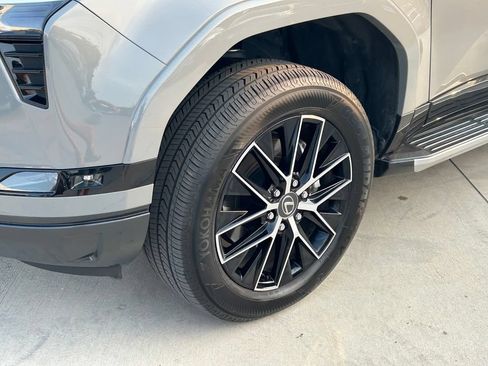 Used 2025 Lexus GX 550 AWD/4WD image 9