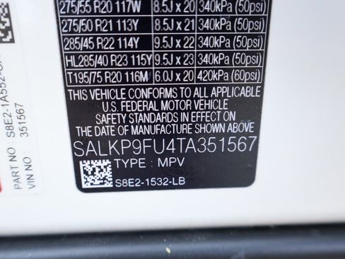 New 2026 Land Rover Range Rover SE image 38