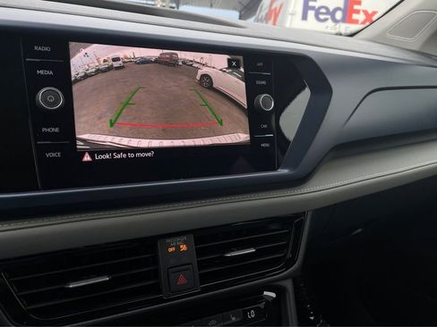 New 2024 Volkswagen Taos SE image 23