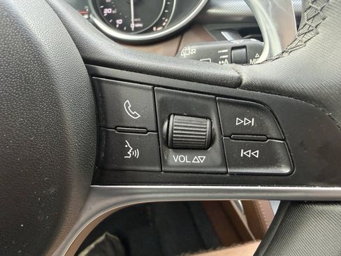 Used 2019 Alfa Romeo Stelvio Sport w/ Quick Order Package 22J Sport AWD/4WD image 24