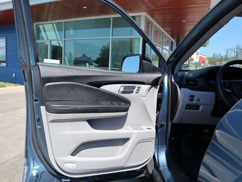 Used 2022 Honda Pilot Touring image 16