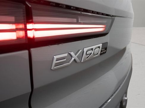 New 2025 Volvo EX90 Ultra image 11