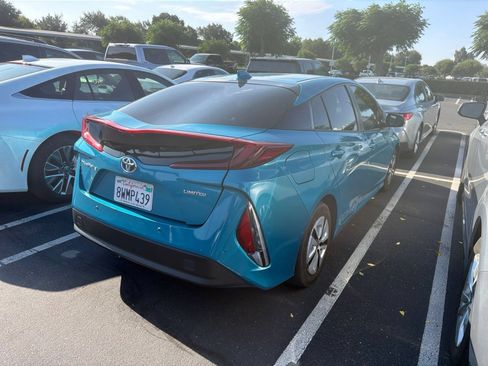 Certified 2021 Toyota Prius Prime Limited w/ Carpet Mat Package (TMS) FWD image 7