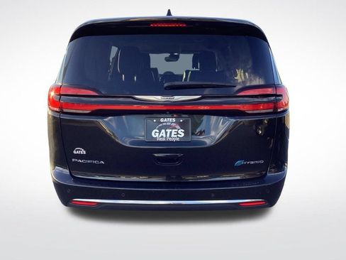 Used 2023 Chrysler Pacifica Touring-L FWD image 8
