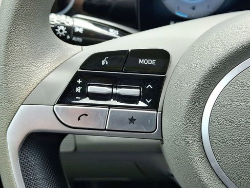 Used 2024 Hyundai Elantra SEL FWD image 17