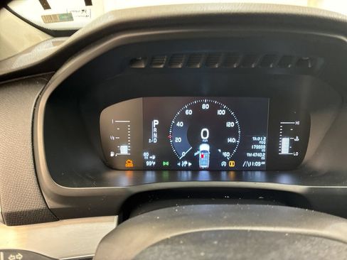 Used 2016 Volvo XC90 T6 Momentum AWD/4WD image 13