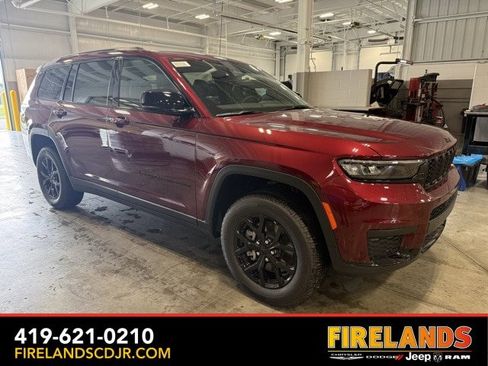 New 2025 Jeep Grand Cherokee L Laredo image 1