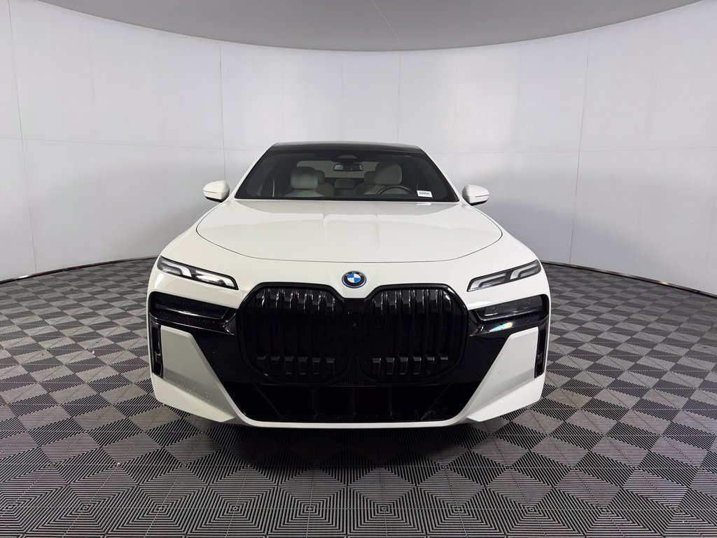 Used 2023 BMW i7 xDrive60 w/ Parking Assistance Package AWD/4WD image 8