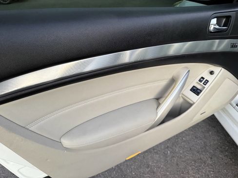 Used 2013 INFINITI G37 Journey w/ Premium Pkg image 4