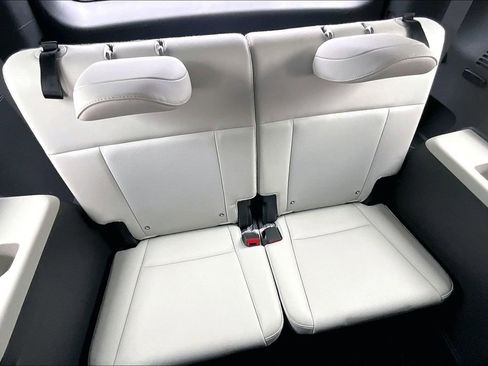 Used 2025 Hyundai Santa Fe SEL FWD image 23