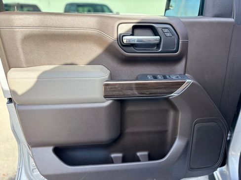 Used 2021 Chevrolet Silverado 1500 LT image 9