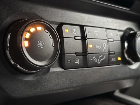 Used 2017 Ford F350 XLT w/ Camper Package image 36