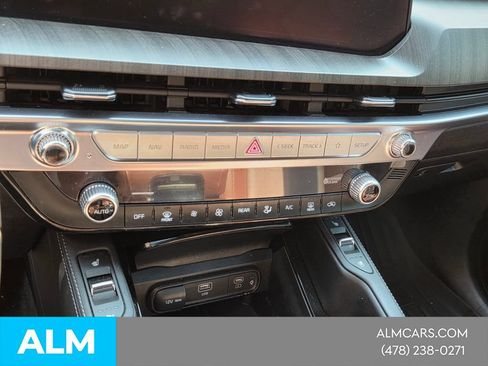 Used 2025 Kia Telluride SX w/ SX Captain's Chair Package FWD image 22