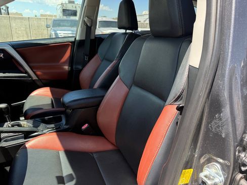 Used 2014 Toyota RAV4 Limited w/ Technology Package FWD image 17