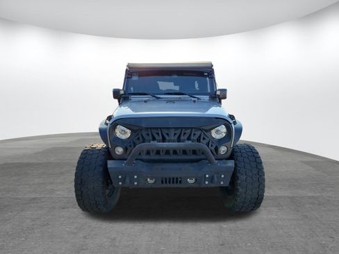 Used 2017 Jeep Wrangler Unlimited Rubicon w/ Connectivity Group image 19