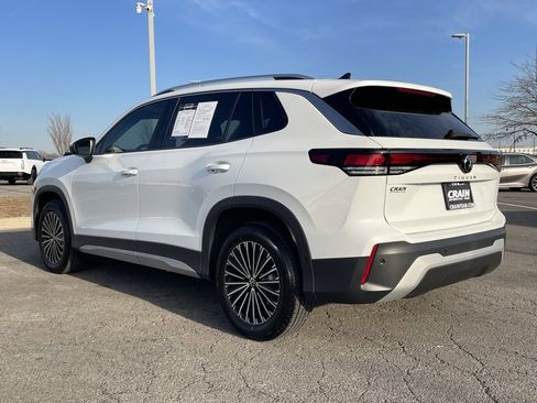 Used 2025 Volkswagen Tiguan S image 5