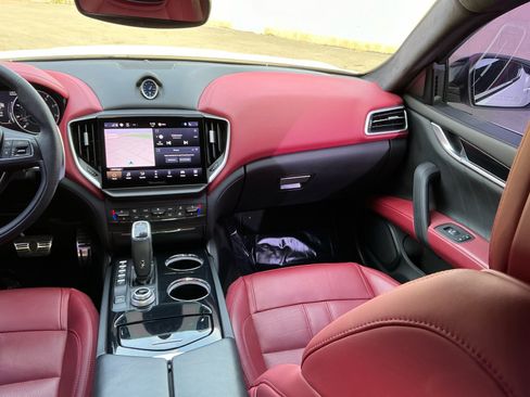 Used 2022 Maserati Ghibli Modena Q4 image 17