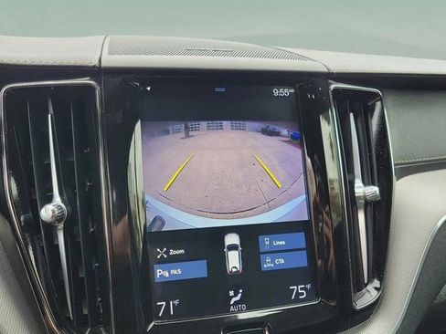 Used 2020 Volvo XC60 T5 R-Design image 9