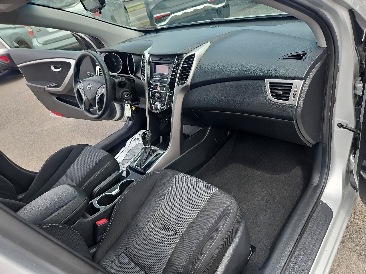 Used 2013 Hyundai Elantra GT FWD image 16