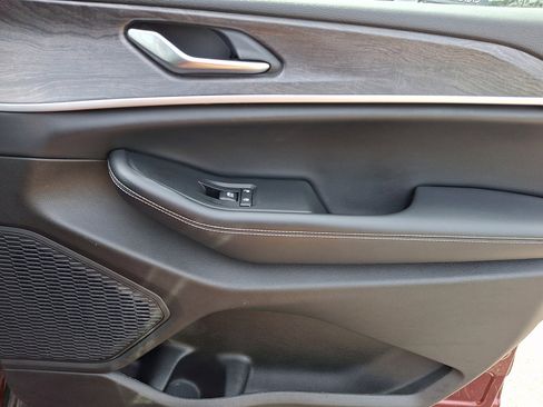 Used 2023 Jeep Grand Cherokee L Limited image 10