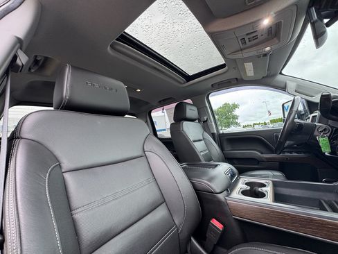 Used 2018 GMC Sierra 3500 Denali w/ Duramax Plus Package AWD/4WD image 11