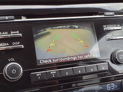 Used 2016 Nissan Rogue SV image 12