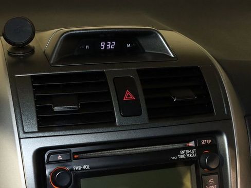 Used 2012 Toyota Corolla S image 17