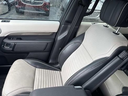 Used 2022 Land Rover Discovery HSE R-Dynamic AWD/4WD image 21