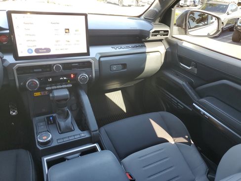 Used 2024 Toyota Tacoma TRD Sport image 14