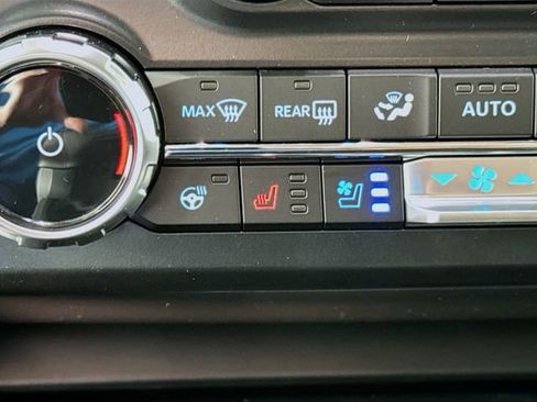 New 2026 Ford F250 Lariat w/ Black Appearance Package image 21