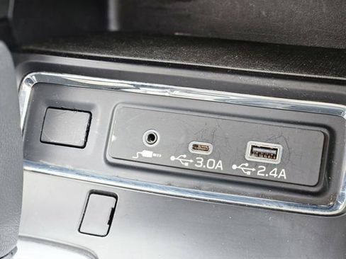Used 2025 Subaru Ascent Premium AWD/4WD image 24