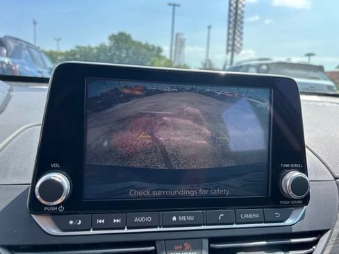 Used 2025 Nissan Altima 2.5 SV FWD image 21