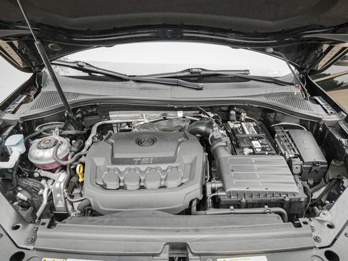 Used 2021 Volkswagen Tiguan S image 32