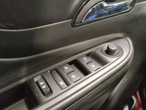 Used 2018 Buick Encore Preferred image 27